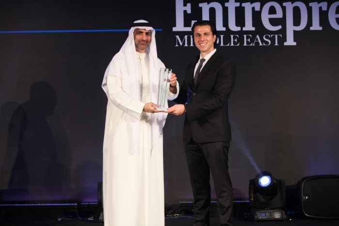 Raed-StartupOfTheYear-Award-ByUAESheikh-Shrunk